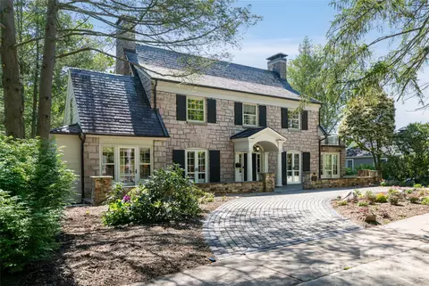 221 Kimberly Ave, Asheville, NC 28804