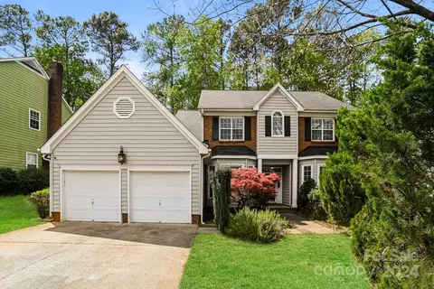 7025 Reedy Creek Rd, Charlotte, NC 28215