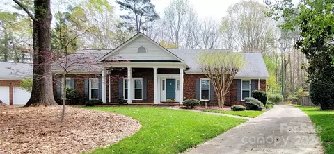 226 Port Royal Dr, Matthews, NC 28105