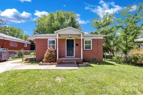 2613 Dundeen St, Charlotte, NC 28216