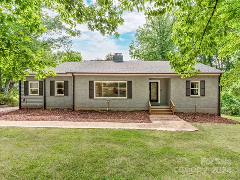 225 Ridge Ln, Gastonia, NC 28054