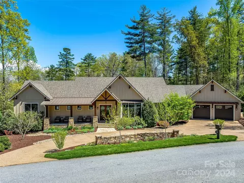 5 Stansbury Dr, Asheville, NC 28803