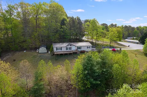 218 Sandy Creek Ct, Hendersonville, NC 28792