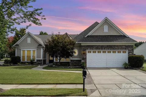 4218 Rosy Billed Ct, Fort Mill, SC 29707