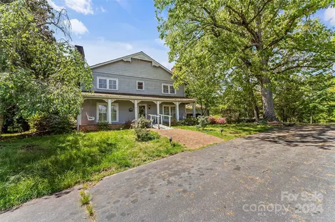 101 N Park Dr, Morganton, NC 28655