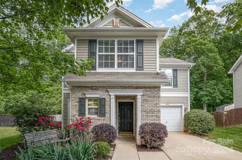 14042 Pinyon Pine Ln, Charlotte, NC 28215