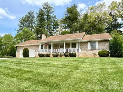 4 Clarion Dr, Etowah, NC 28729