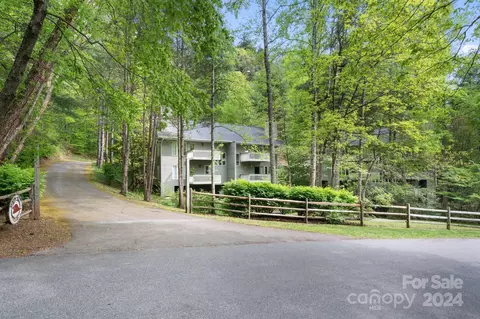 180 Robinhood 4 Rd #4, Asheville, NC 28804