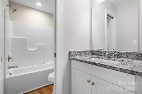 1104 C Se Ave SE, Hickory, NC 28601 photo 8
