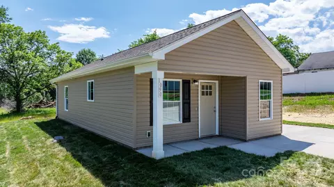 1104 C Se Ave SE, Hickory, NC 28601 photo 2