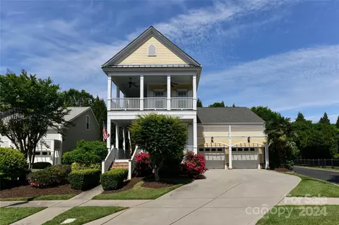 9420 Ginhouse Ln, Charlotte, NC 28277