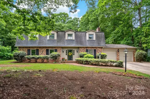 221 Camelot Dr, Morganton, NC 28655