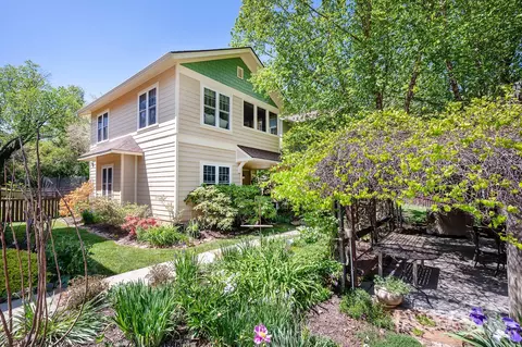 18 Sevan Ct, Asheville, NC 28806