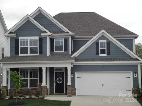 111 Fox Cove Rd, Hendersonville, NC 28792
