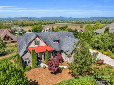 29 Majestic View Ct, Hendersonville, NC 28791