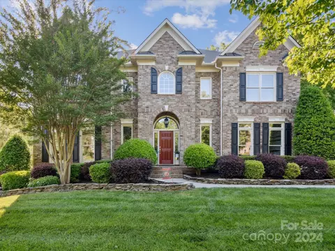 1023 Westbury Dr, Matthews, NC 28104