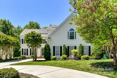 3302 Twelve Oaks Pl, Charlotte, NC 28270