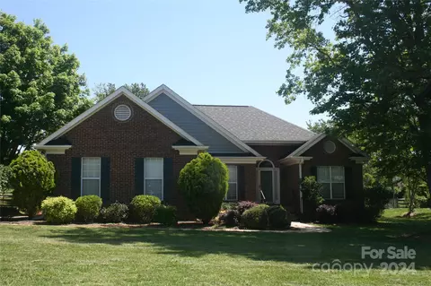 13809 Castleford Dr, Mint Hill, NC 28227