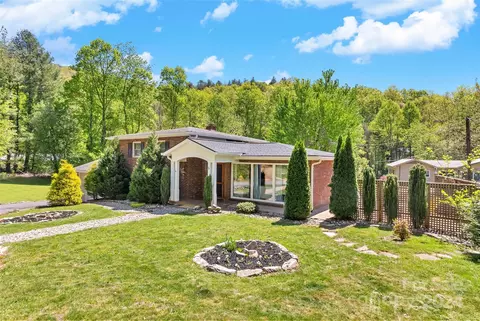 21 Daniel Ln, Black Mountain, NC 28711