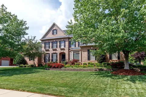 7316 Stonehaven Dr, Waxhaw, NC 28173