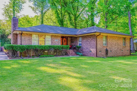 1708 Westbrook Cir, Gastonia, NC 28052
