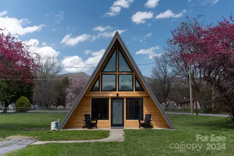 103 Flat Creek A Rd #A, Black Mountain, NC 28711