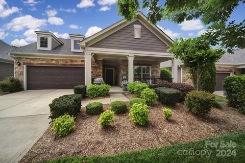 10411 Passau Path Dr, Huntersville, NC 28078