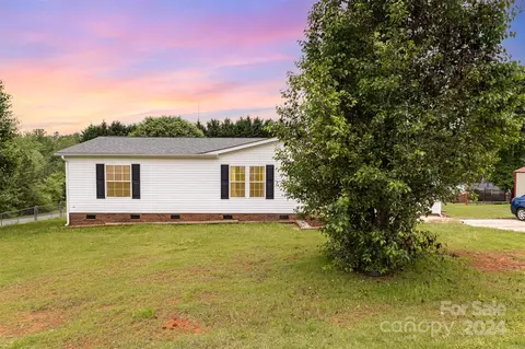 4001 Alvaro Ln, Dallas, NC 28034