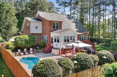 7132 Avocet Dr, Denver, NC 28037