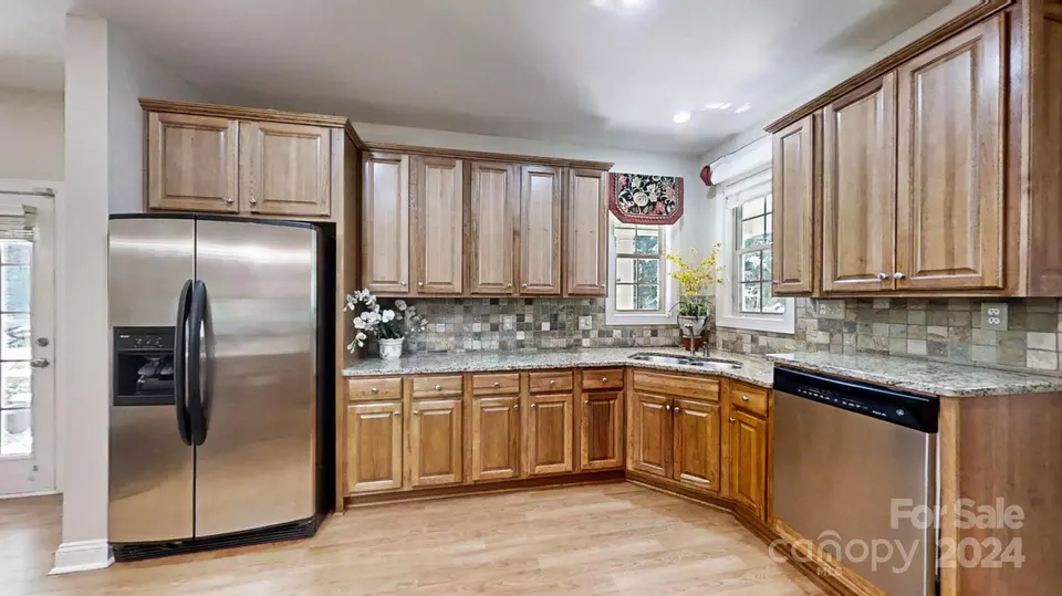  930 25th Avenue Nw Dr NW, Hickory, NC 28601 photo 9