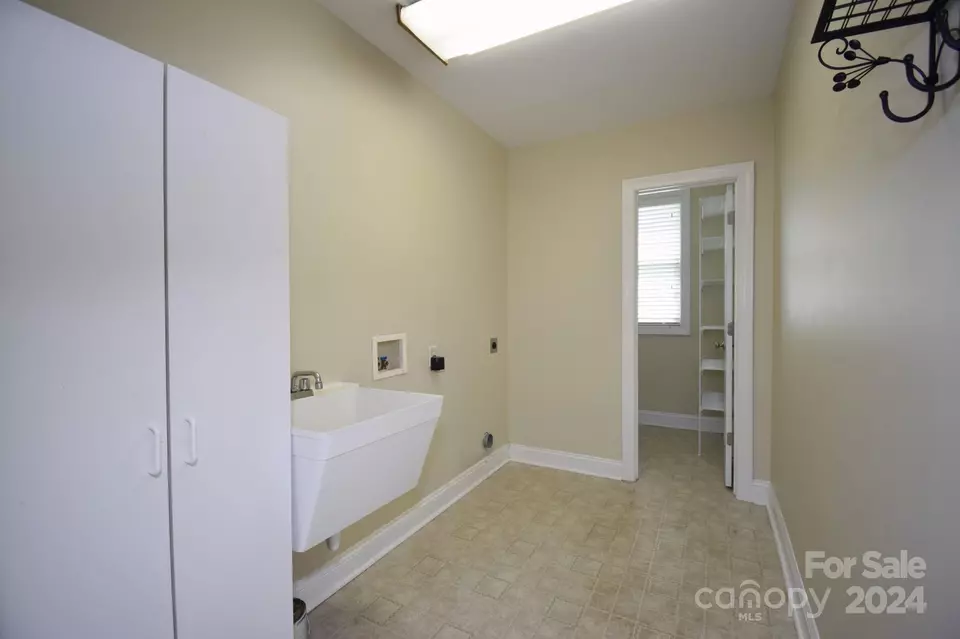  930 25th Avenue Nw Dr NW, Hickory, NC 28601 photo 24