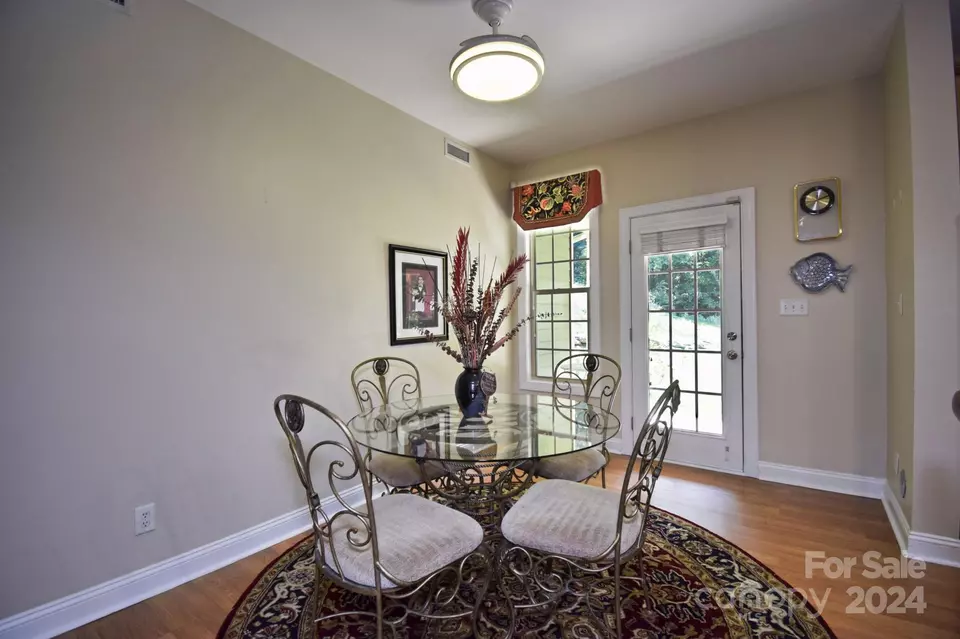  930 25th Avenue Nw Dr NW, Hickory, NC 28601 photo 7
