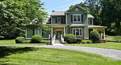 930 25th Avenue Nw Dr NW, Hickory, NC 28601