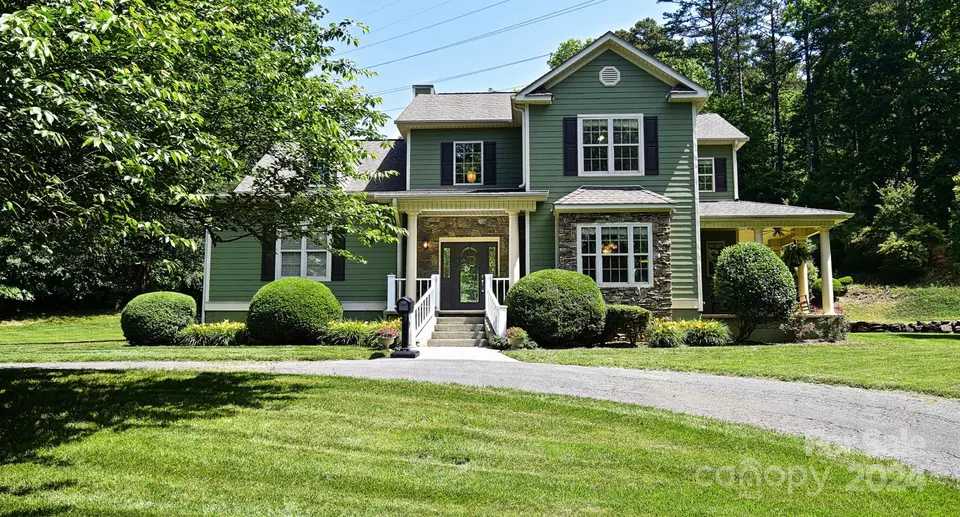  930 25th Avenue Nw Dr NW, Hickory, NC 28601 photo 1