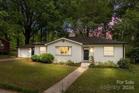 5212 Pine Dr, Charlotte, NC 28269