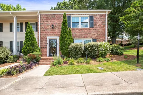 6612 Bunker Hill Cir, Charlotte, NC 28210