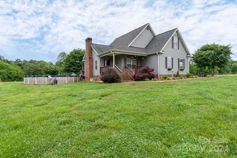 Exterior - 2722 Hallman Dr, Crouse, NC 28033 photo 4 of 6
