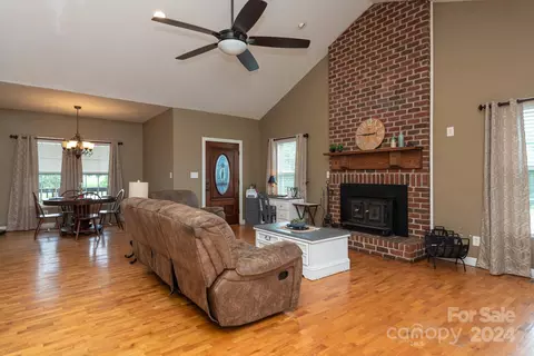 Living - 2722 Hallman Dr, Crouse, NC 28033 photo 2 of 3