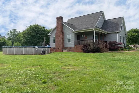 Exterior - 2722 Hallman Dr, Crouse, NC 28033 photo 3 of 6