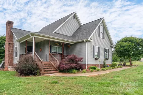 2722 Hallman Dr, Crouse, NC 28033