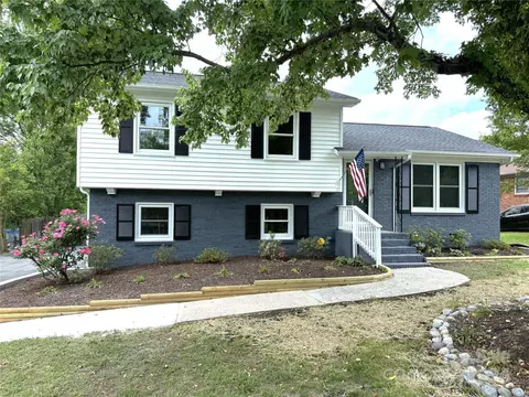 7344 Meadowdale Ln, Charlotte, NC 28212