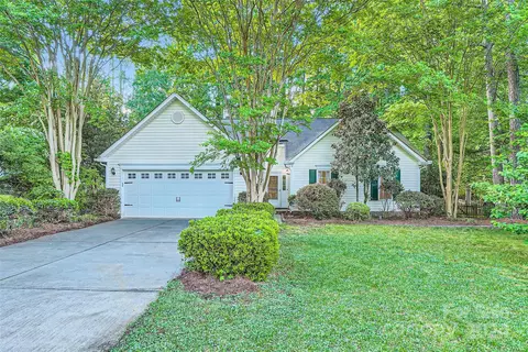 7119 Duchamp Dr, Charlotte, NC 28215
