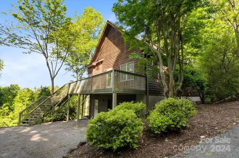 111 Sequoyah Hills Dr, Fletcher, NC 28732