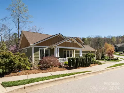 18 Estatoe Gap Rd, Biltmore Lake, NC 28715