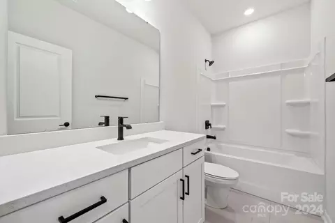 Bath - 723 Carr Pl, Davidson, NC 28036 photo 2 of 2