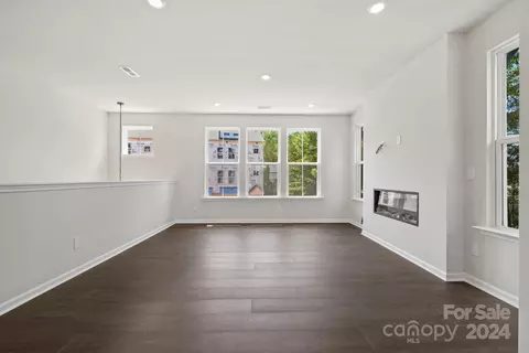 Living - 723 Carr Pl, Davidson, NC 28036 photo 2 of 4