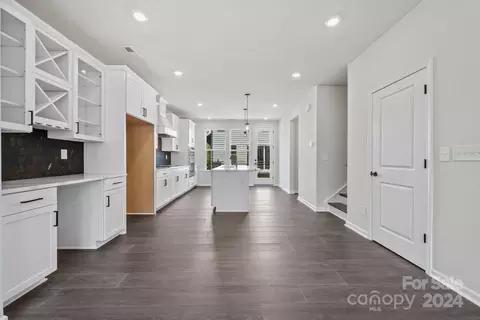 Entry Way - 723 Carr Pl, Davidson, NC 28036 photo 1 of 2