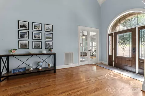 Entry Way - 6314 Fox Chase Dr, Davidson, NC 28036 photo 2 of 4