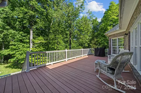 Exterior - 6314 Fox Chase Dr, Davidson, NC 28036 photo 3 of 4