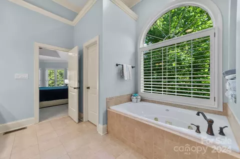 Bath - 6314 Fox Chase Dr, Davidson, NC 28036 photo 2 of 5
